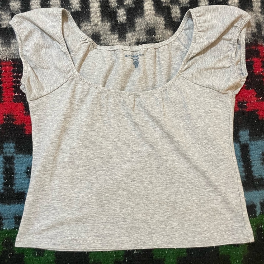 Brandy Melville Light Gray Short Sleeve Top